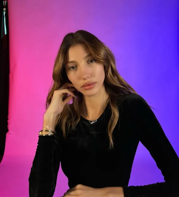 1675203627876.jpg Şevval Şahin'in hakkında şok iddia! Kaburgalarını mı aldırdı? - 2