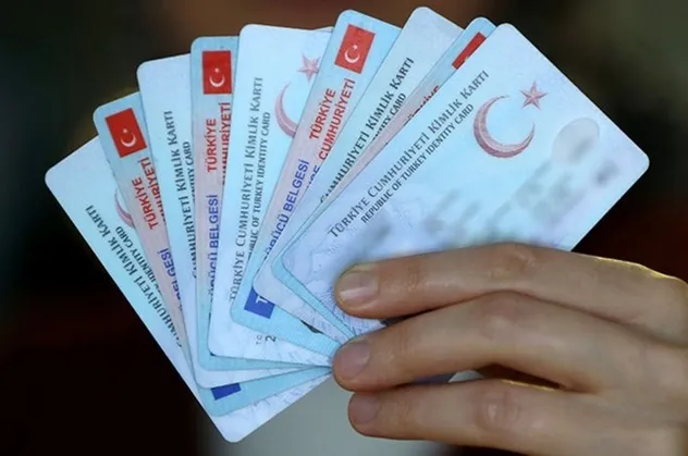 Yeni kimlik randevusu nasıl alınır? NVİ ehliyet, kimlik yenileme işlemleri ve ücreti nedir?