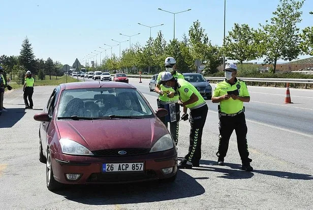 Bursa'da otogarda maske ve sosyal mesafe denetimi-3