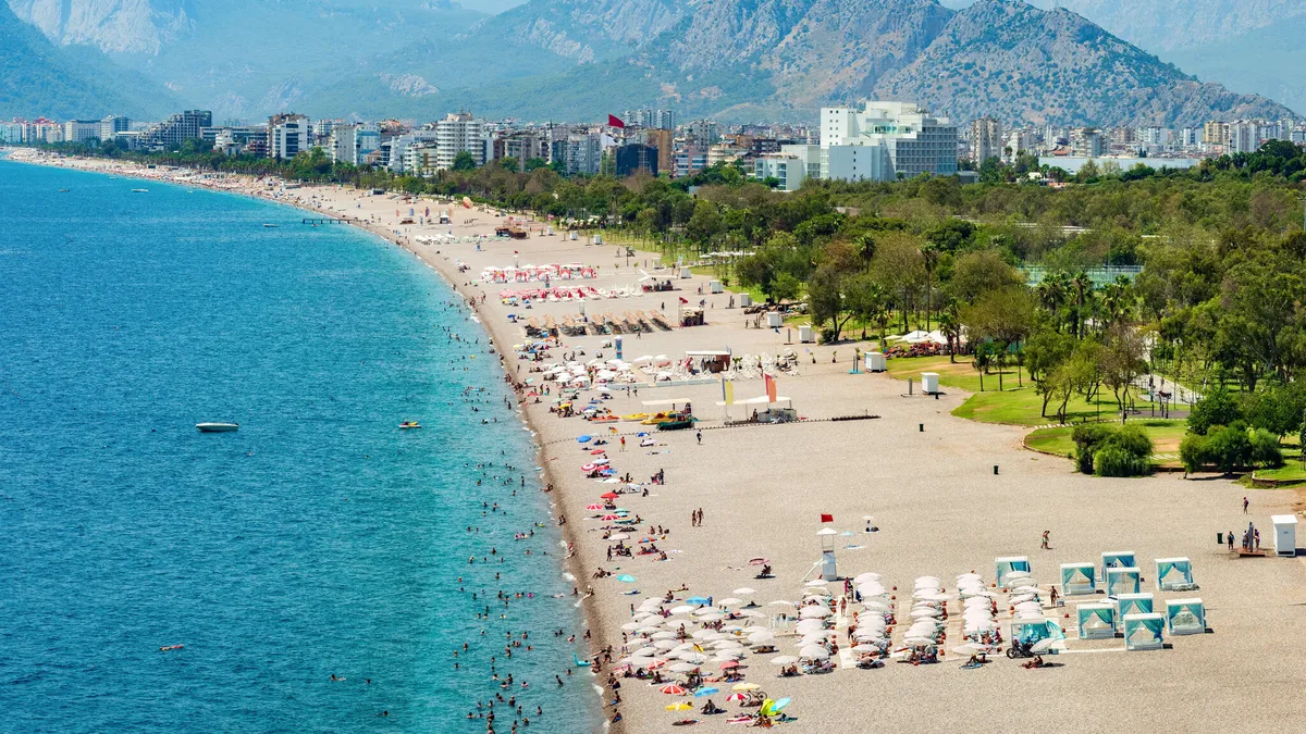 Antalya'da yaz hala bitmedi: Deniz suyu sıcaklığı hava sıcaklığından yüksek ölçüldü!