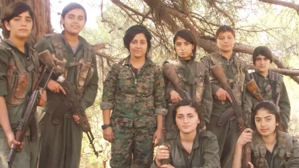 Son dakika: PKK Suriye'de 15 yaşındaki kalp hastası bir kız çocuğunu dağ kadrosuna katmak için kaçırdı-3