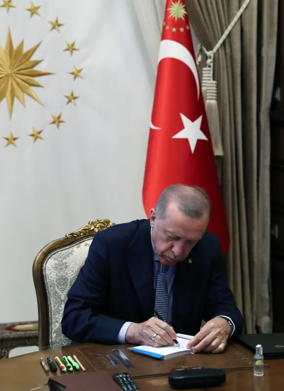 baskan-erdogan-turkiye-diyanet-vakfina-kurban-bagisinda-bulundu-1657208066053.jpg Başkan Erdoğan, Türkiye Diyanet Vakfına kurban bağışında bulundu-4