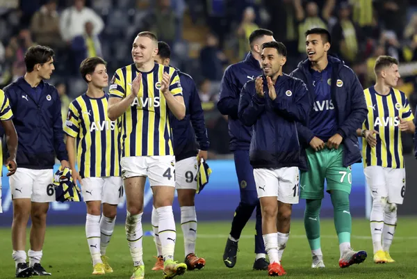 fenerbahce-jorge-jesusla-103-gollu-1988-1989-sezonunu-da-gecti-hem-atiyor-hem-rakibine-attiriyor-mac-basi-41-g-1667205382463.jpg Fenerbahçe Jorge Jesus'la 103 gollü 1988-1989 sezonunu da geçti! Hem atıyor hem rakibine attırıyor: Maç başı 4.1 gol ortalaması-5