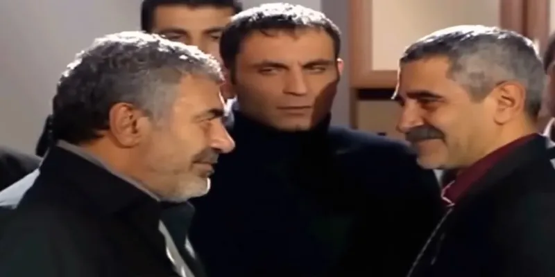 kurtlar-vadisi-ve-edhonun-iki-baba-ismi-geri-donuyor-oyle-bir-karakterle-geliyorlar-ki-1717581404102.jpg Kurtlar Vadisi ve EDHO'nun iki baba ismi geri dönüyor! Öyle bir karakterle geliyorlar ki...-3