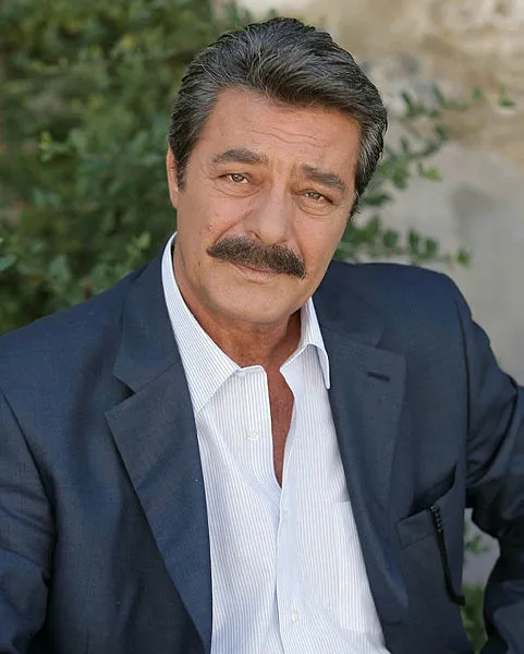 yesilcam-yildizi-apar-topar-hastaneye-kaldirilmisti-kadir-inanirin-saglik-durumunda-son-dakika-gelismesi-1639242501480.jpg Yeşilçam yıldızı apar topar hastaneye kaldırılmıştı! Kadir İnanır’ın sağlık durumunda son dakika gelişmesi-2