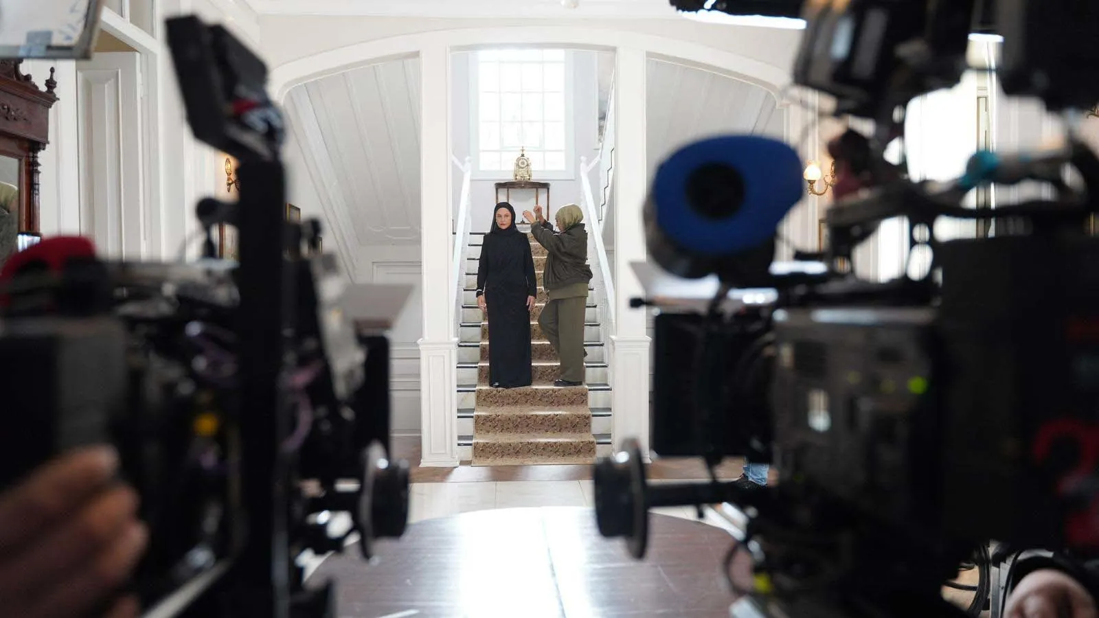 Aynı Yağmur Altında’nın yıldızı Hülya Avşar’ı Fazilet heyecanı sardı: Bu rol başka! - 6