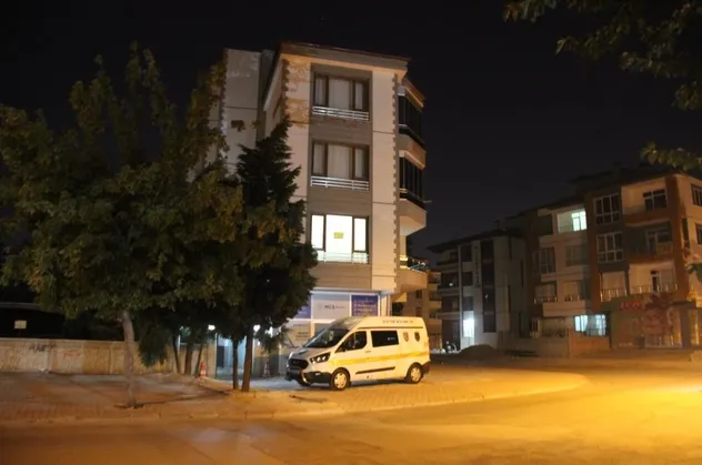 Sigara içme diye uyaran babasını öldürdü