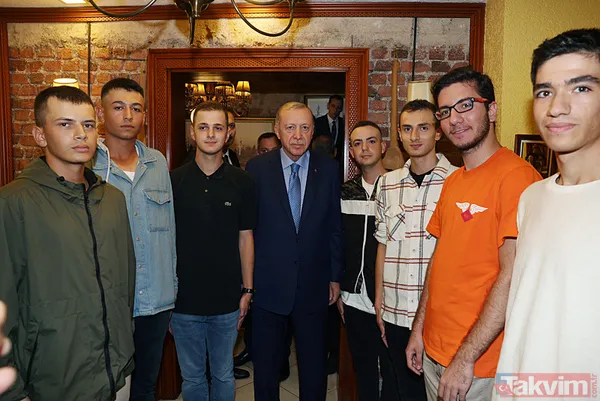 Başkan Recep Tayyip Erdoğan çorbacıda vatandaşlarla sohbet etti - 5