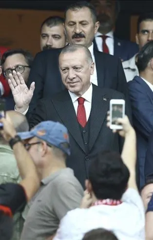Başkan Erdoğan, Türkiye - Andorra maçında millileri yalnız bırakmadı