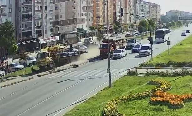 Çorum'da 2 kişinin öldüğü korkunç kaza kamerada!-3