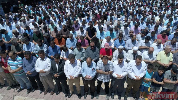 Gaziantep Gaziantep'te, bazı sivil toplum kuruluşlarının çağrısı üzerine Ulu Cami avlusunda toplanan grup, öğle namazının ardından İl Müftüsü Ahmet Çelik...