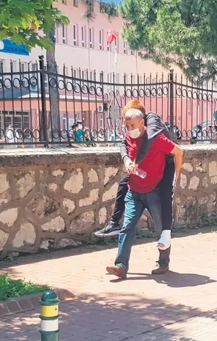 LGS bitti babalar çocuklarla terledi