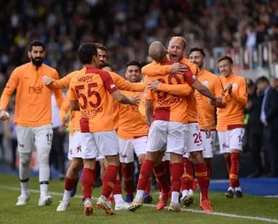 Galatasarayda beklenmedik ayrılık! Herkes o ismi bekliyordu ancak...
