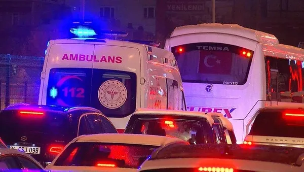 istanbullularin-kar-ile-imtihani-e-5-trafige-kapandi-taksiciler-normal-ucretin-bes-katini-istedi-1613418224640.jpeg İstanbulluların kar ile imtihanı! E-5 trafiğe kapandı, taksiciler normal ücretin beş katını istedi...-3
