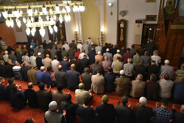 1-aralik-cuma-hutbesi-diyanet-cuma-hutbesi-konusu-ne-filistin-icin-toplu-dua-saat-kacta-okunacak-90-bin-camide-1701405306939.jpg 1 ARALIK CUMA HUTBESİ || Diyanet Cuma hutbesi konusu ne? Filistin için toplu dua saat kaçta okunacak? Dua metni...-4
