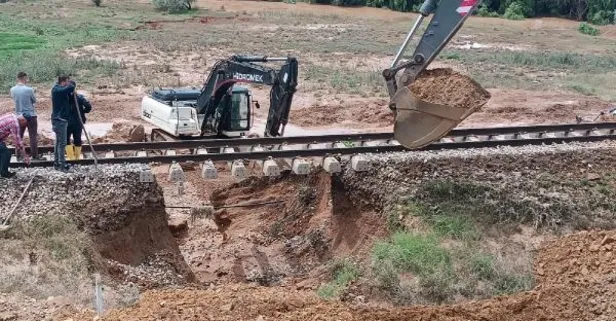 Sel suları Doğu Ekspresi hattını çökertti: Tren seferleri durduruldu