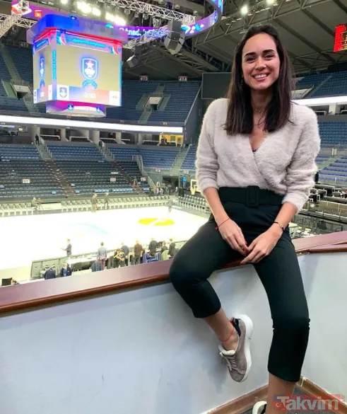 Yılmaz Erdoğan'dan 19 yaş küçük gizemli sevgilisi spor spikeri çıktı! Yılmaz Erdoğan'ın kızı yaşındaki sevgilisi meğer... - 7