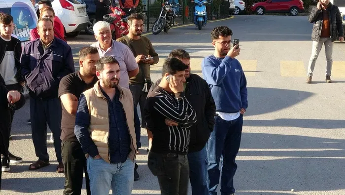 mersinde-feci-goruntuler-beton-mikseri-motosikletliyi-boyle-ezdi-1700836522179.jpeg Mersin'de feci görüntüler: Beton mikseri motosikletliyi böyle ezdi-3