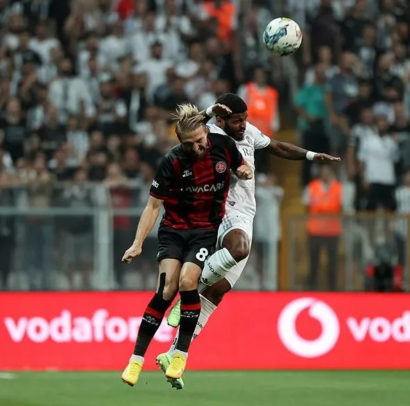 canli-anlatim-besiktas-fatih-karagumruk-mucadelesinin-ilk-yarisi-tamamlandi-1661110744319.jpg Son dakika: Beşiktaş'tan görkemli galibiyet!-6