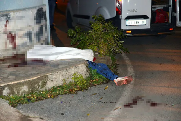 bogazi-kesilen-genc-olay-yerinde-oldu-mahalle-sakinleri-cesedi-izledi-1608055169931.jpg