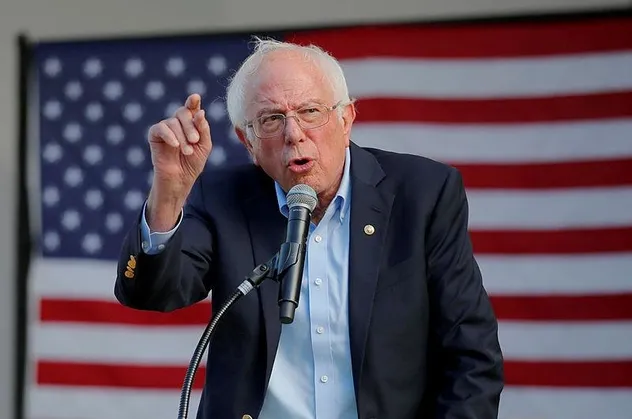 Demokrat başkan aday adaylarından Vermont Senatörü Bernie Sanders: Trump aptal ve tehlikeli