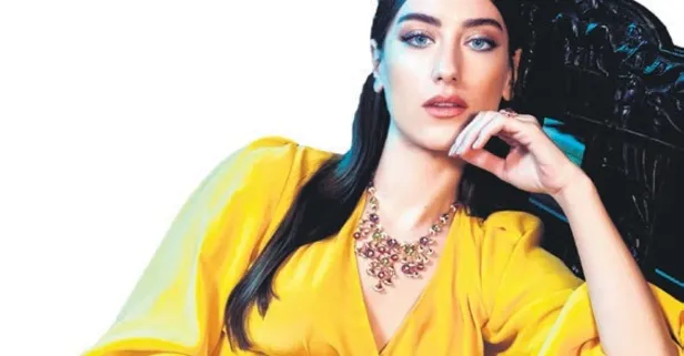 Hazal Kaya hayranlığını haykırdı! 'Yaşlan artık be kadın'