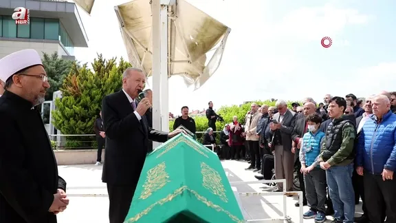 Başkan Erdoğan hocası Ahmet Karaman'ın cenaze namazına katıldı