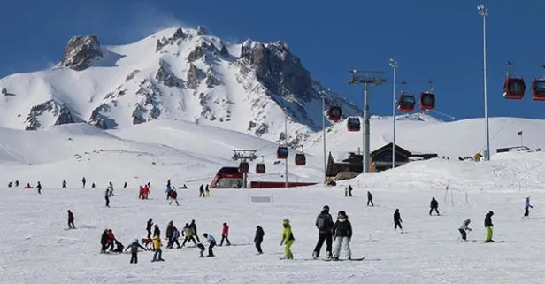 Erciyes’te her gece kayak