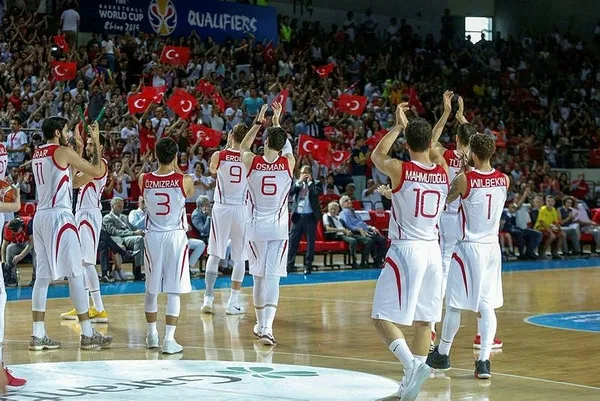 A Milli Basketbol Takımı İsveç'i 77-52 mağlup etti-1