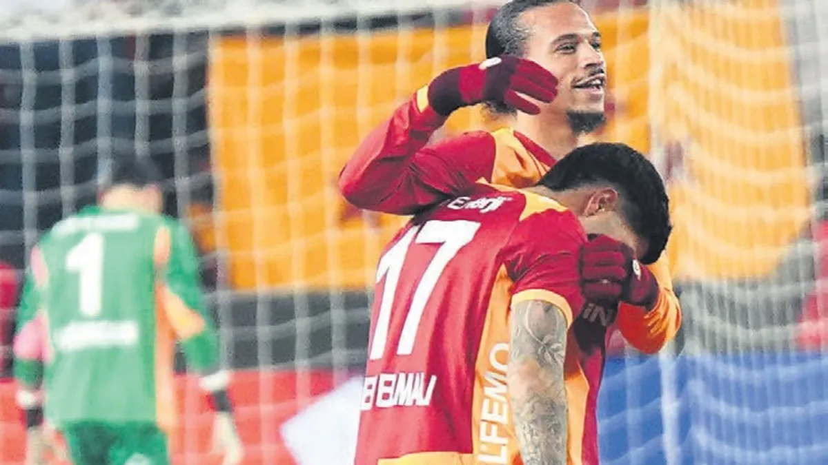 Eren Elmalı 57 gün sonra sahalara gözyaşlarıyla döndü!