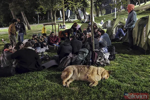 13 saniyelik kabus: İstanbullular sokağa döküldü! Vatandaşlar park ve bahçelerde toplandı - 12