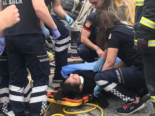 Son dakika: İzmit'te halk otobüsü devrildi: Yaralılar var-3