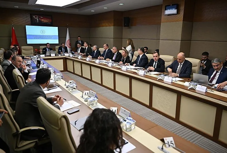 1 ayda 1827 tesis kapatıldı