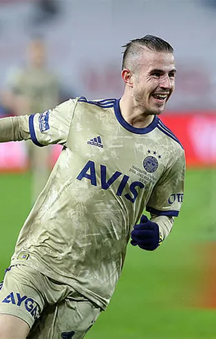 Fenerbahçe'de 10 numara problem! Erol Bulut'un Pelkas fikrine Mesut Özil engeli...