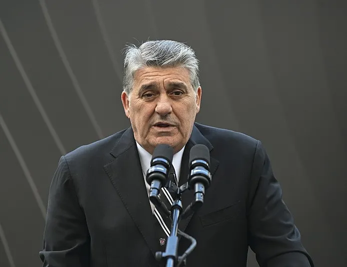 Adalı basın karşısında