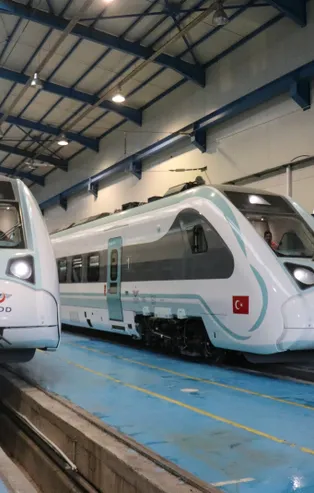 "Milli Elektrikli Tren" raylara iniyor! Bu tarihte yolcu taşımaya başlayacak