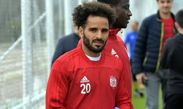Son dakika: Beşiktaş Sivassporlu Douglas ile 3 yıllık sözleşme imzaladı-1