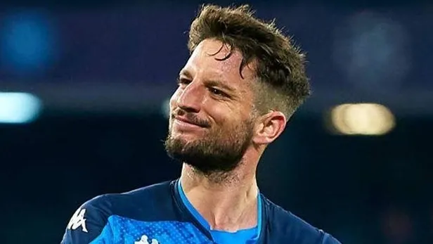 trabzonspor-transferde-yeniden-ataga-kalkti-dunya-yildizi-mertensi-gundemine-aldi-1659398006996.jpeg Trabzonspor transferde yeniden atağa kalktı! Dünya yıldızı Mertens'i gündemine aldı-3