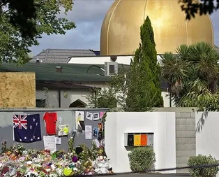 Yeni Zelandada terör saldırısına uğrayan camiler ziyarete açıldı