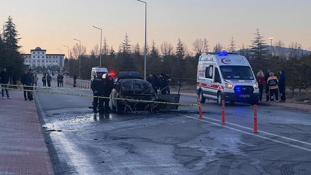 Konya'da bir otomobilde patlama: 3 aylık bebek ve teyzesi can verdi!