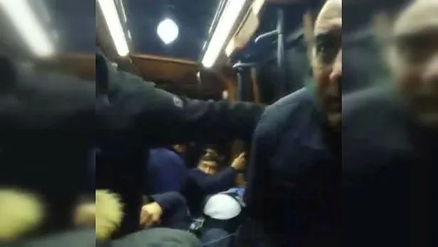 Küçükçekmece'de yolcu dolu minibüste silahlı dehşet-4
