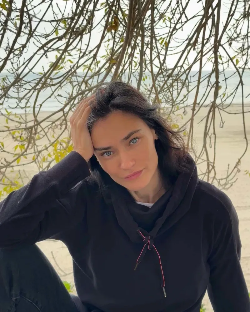 saadet-isil-aksoy-ve-pamir-kiraner-bosandi-12-yillik-evlilik-sessiz-sedasiz-sona-erdi-1772692915181.jpg Saadet Işıl Aksoy ve Pamir Kıraner boşandı! 12 yıllık evlilik sessiz sedasız sona erdi-6