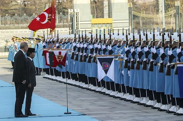 baskan-erdogan-brunei-darusselam-sultani-hassanal-bolkiah-muizzaddin-waddaulahi-resmi-torenle-karsiladi-1678197641646.jpg Başkan Erdoğan'dan Brunei Darüsselam Sultanı ile ortak basın toplantısında önemli açıklamalar-14