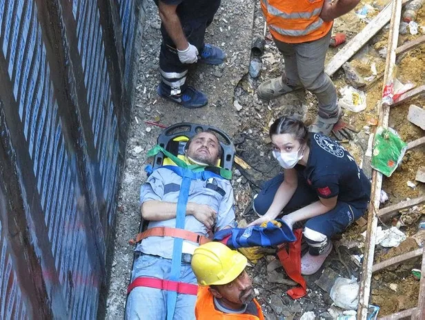 Son dakika: Kadıköy'de inşaatta iskele çöktü! Yaralılar var-2