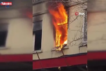 Beyoğlu'da 4 katlı binada korkutan yangın!