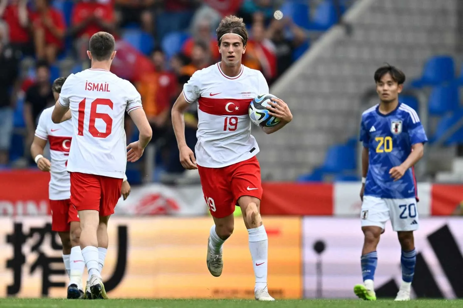 Galatasaray'dan çok konuşulacak transfer hamlesi! Milli yıldıza kanca - 23