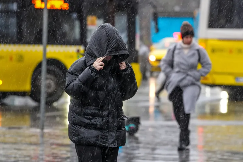 kirkikindi-yagislari-basliyor-mayisa-firtinali-giris-1777401432692.jpg Kırkikindi yağışları başlıyor: Mayıs’a fırtınalı giriş-5