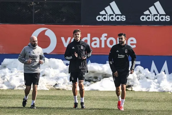 besiktasin-denizlispor-kamp-kadrosu-aciklandi-rachid-ghezzal-kafilede-yerini-aldi-1614268408045.jpeg