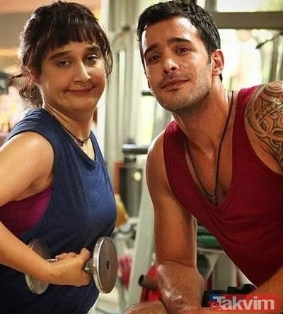 Barış Arduç’un kayınvalidesi parmak ısırttı! 8 aylık hamile olan Gupse Özay’ın annesine bakın! ‘Güzellik genetik’ dedirtti - 2