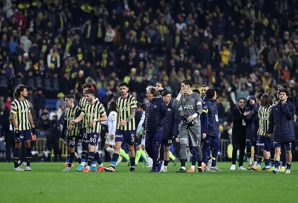 valencianin-4-gol-attigi-macta-fenerbahce-pasayi-dagitti-1675040222253.jpeg Valencia’nın 4 gol attığı maçta Fenerbahçe Paşa’yı dağıttı-3